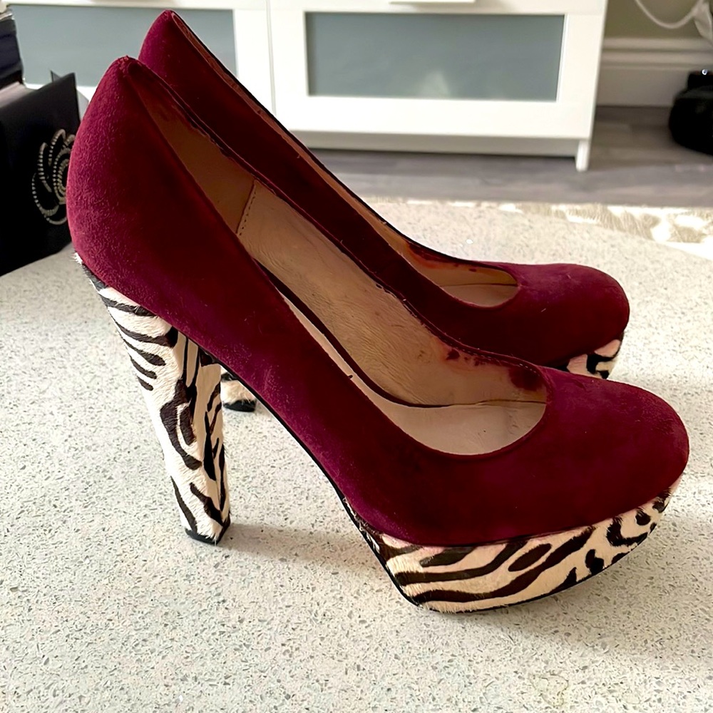 🔥Host pick🔥Kate & Mel Burgundy & Zebra Suede Platform Shoes